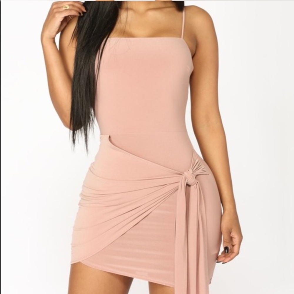 super cute! fashion nova bodycon dress!